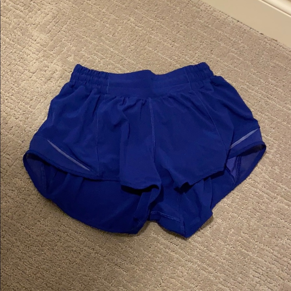 lululemon hotty hot shorts 2.5